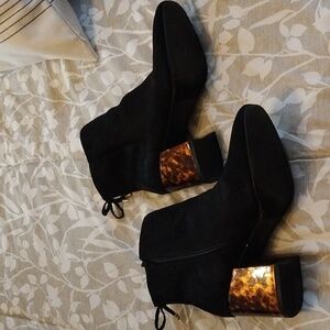 Kohls Fashion Boots. Size Medium Fits Like A 10